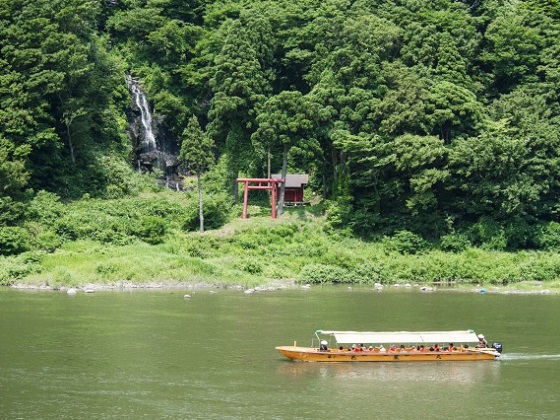 最上川芭蕉舟