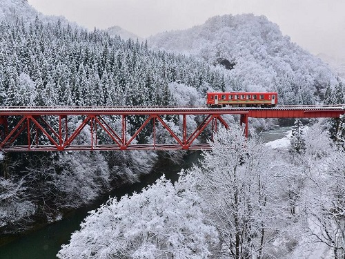 秋田內陸鐵道
