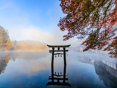 金鱗湖