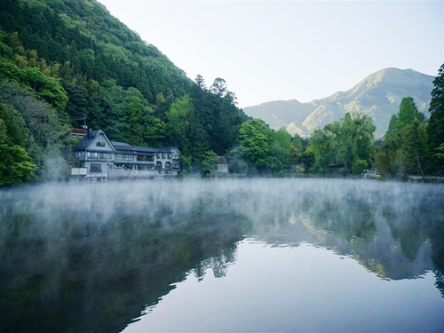 金鱗湖