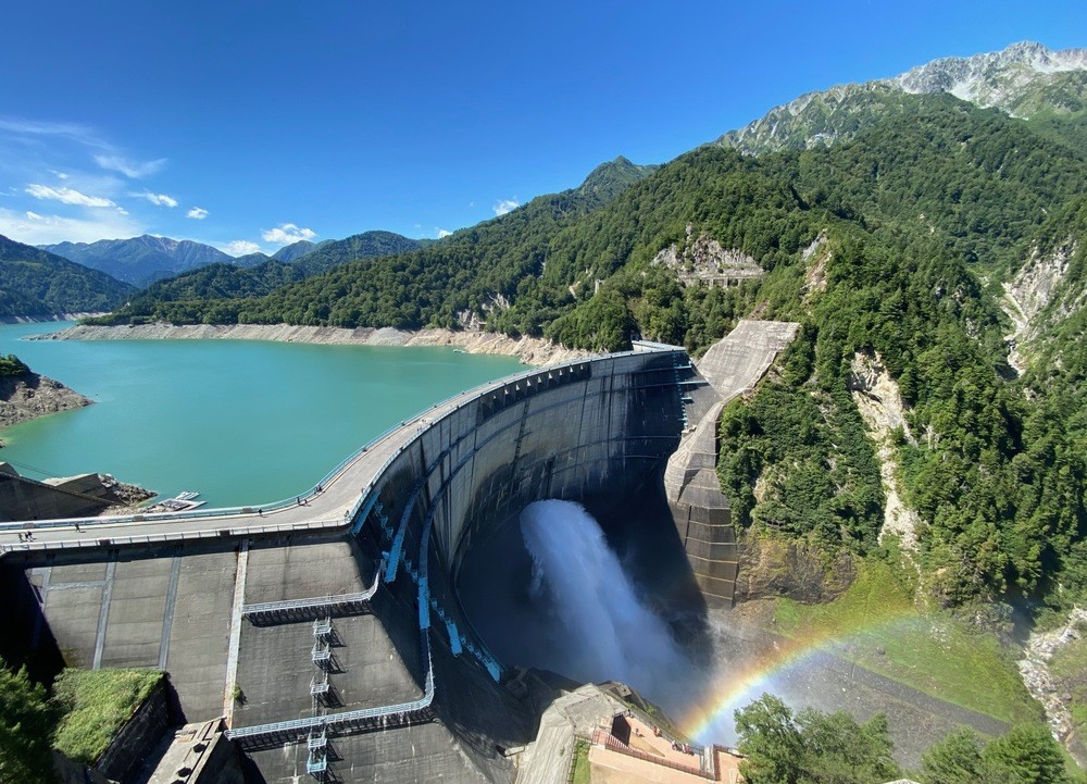 黑部登山纜車-黑部水壩