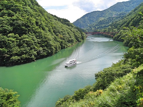 庄川峽遊覽船