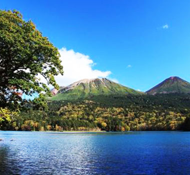 雌阿寒岳