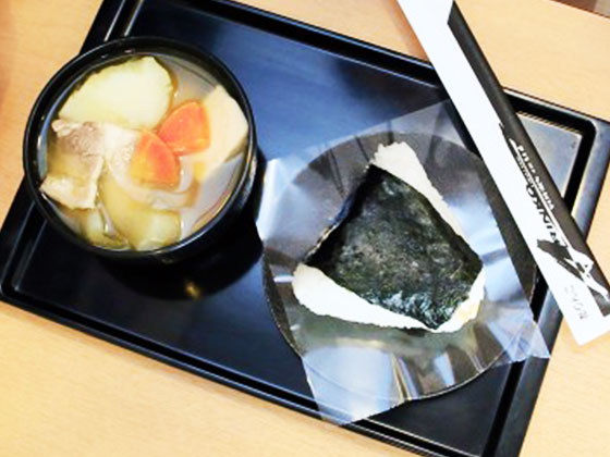 手握飯糰Arinkoありんこ