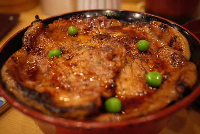 豚丼のぶたはげ